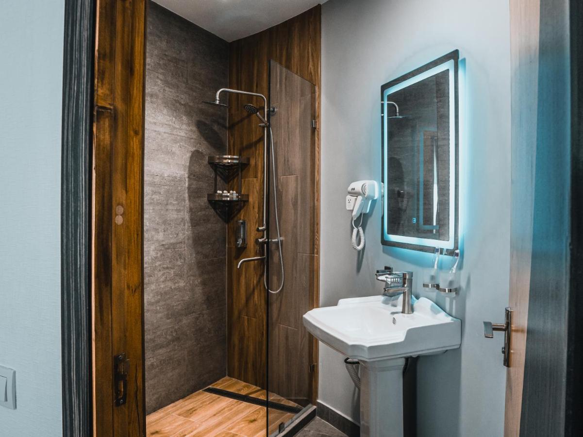 Demure Hotel Ташкент Экстерьер фото