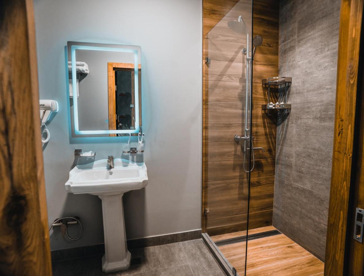 Demure Hotel Ташкент Экстерьер фото